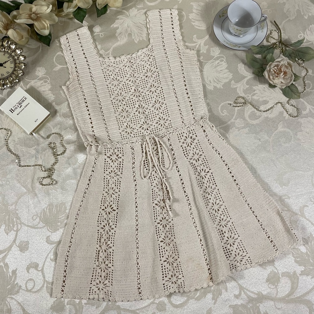 Crochet Knitted Woman’s Girl’s White Cream Sleeveless Blouse Dress Waist String
